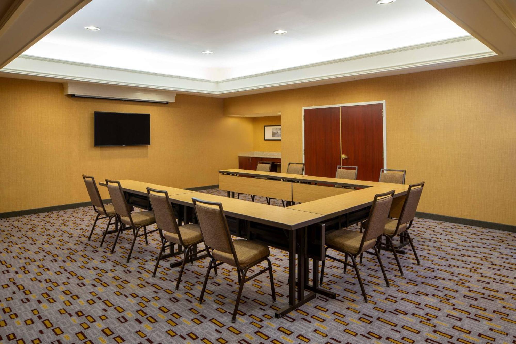 Courtyard By Marriott Covington / Mandeville Екстериор снимка